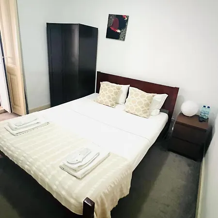 Sao Lazaro Bhuiyan Family Host Lisboa