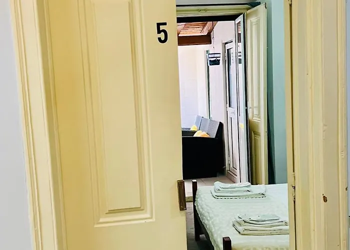 Sao Lazaro Bhuiyan Family Host Vendégház