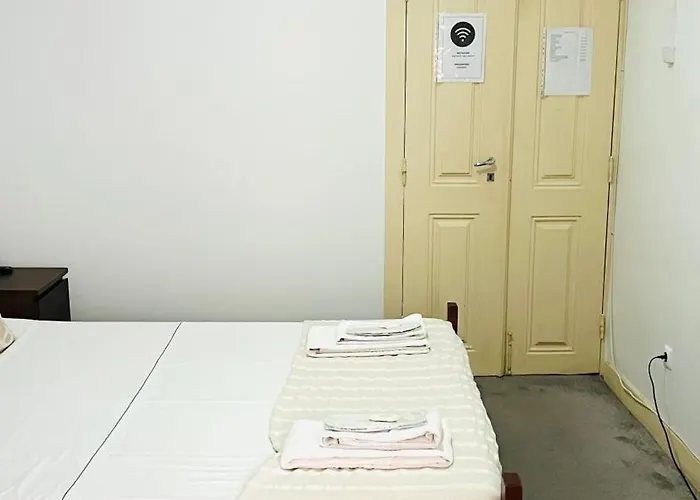 Sao Lazaro Bhuiyan Family Host Lisboa