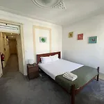 Sao Lazaro Bhuiyan Family Host بيت ضيافة
