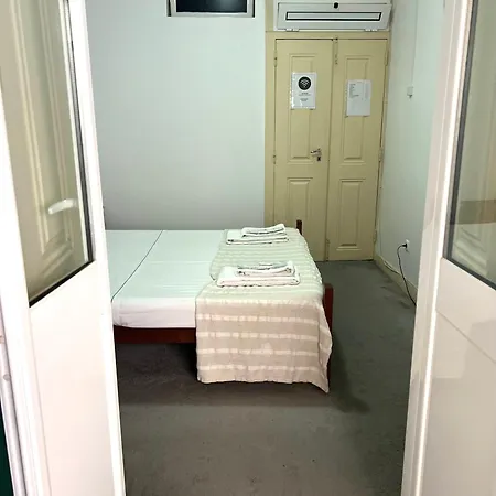 Sao Lazaro Bhuiyan Family Host 招待所 Lisboa