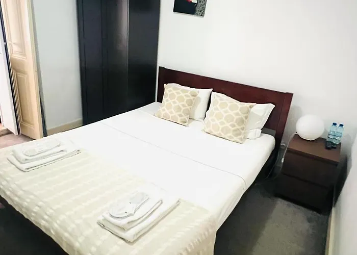 Sao Lazaro Bhuiyan Family Host Lisboa